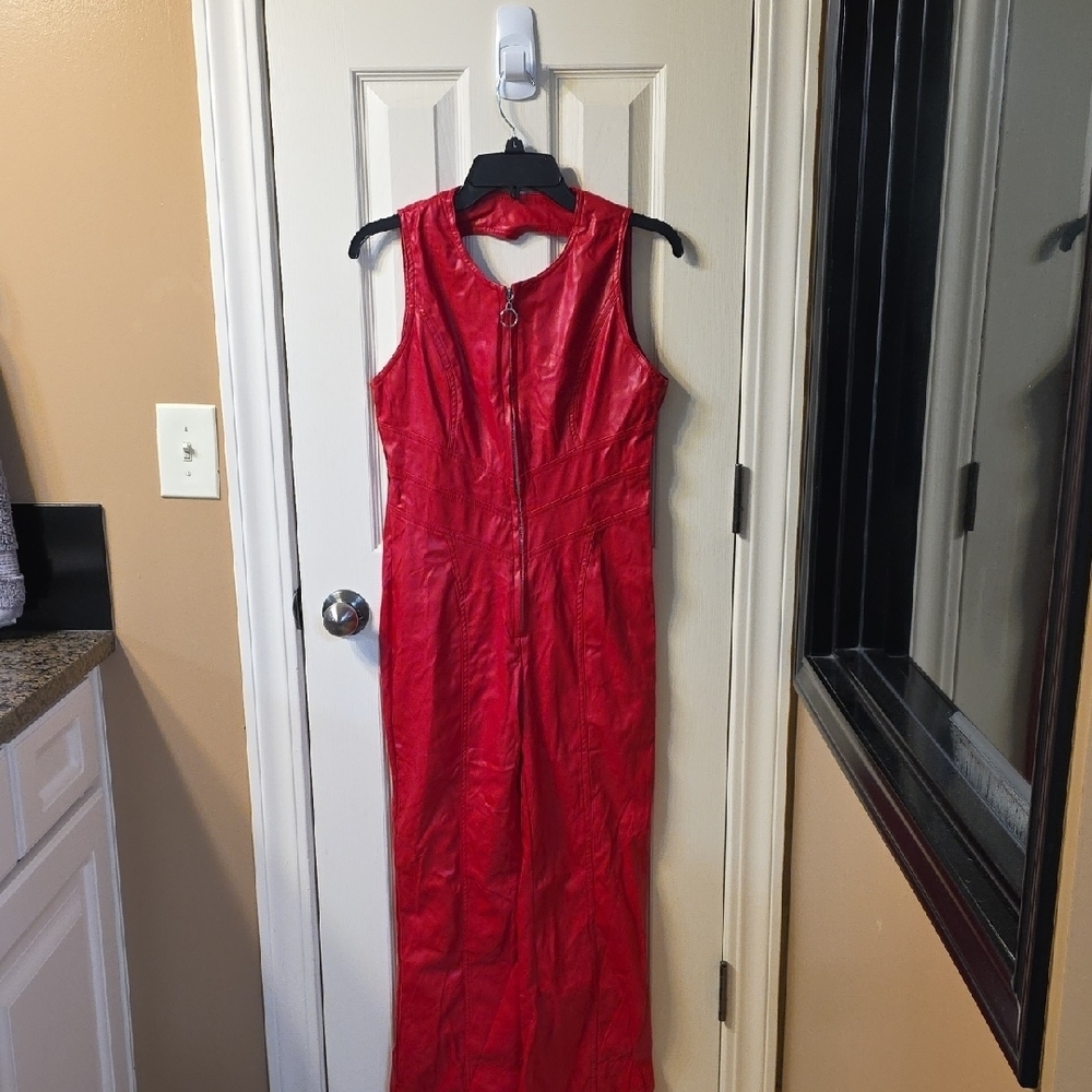 Sleek Red Sleeveless Pant Suit - Picture 1 of 3